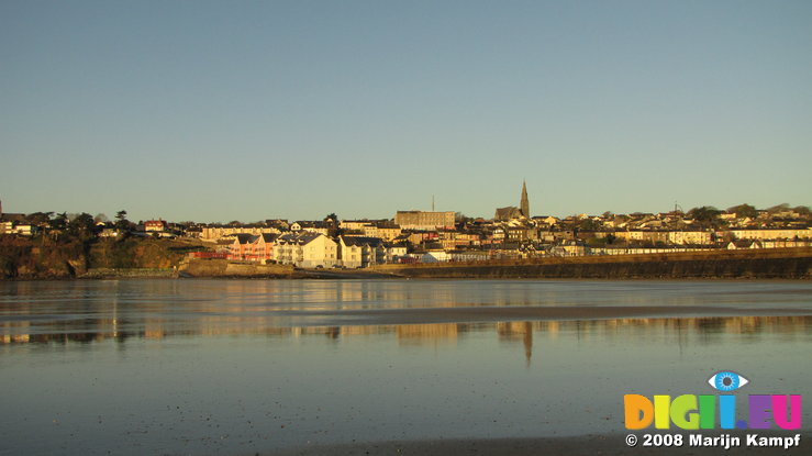 SX00567 Tramore town centre from beach